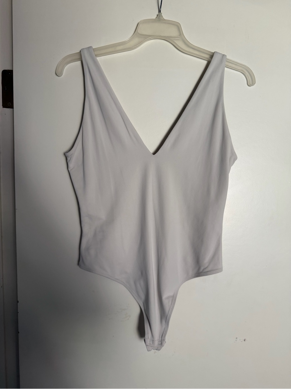 Aritzia V-Neck Women’s Bodysuit in Cream